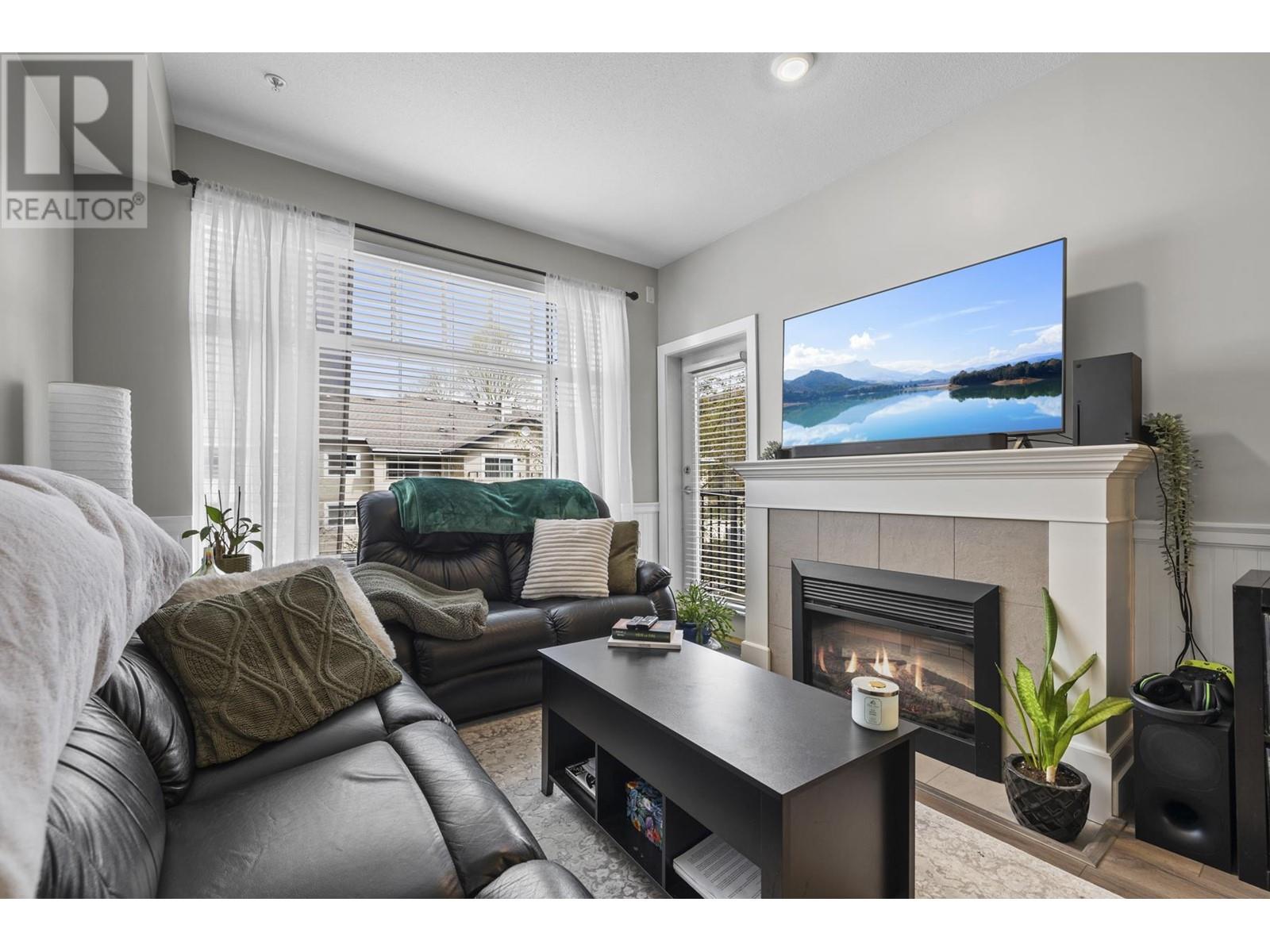 215 2353 Marpole Avenue, Port Coquitlam, British Columbia  V3C 2A1 - Photo 4 - R2868482