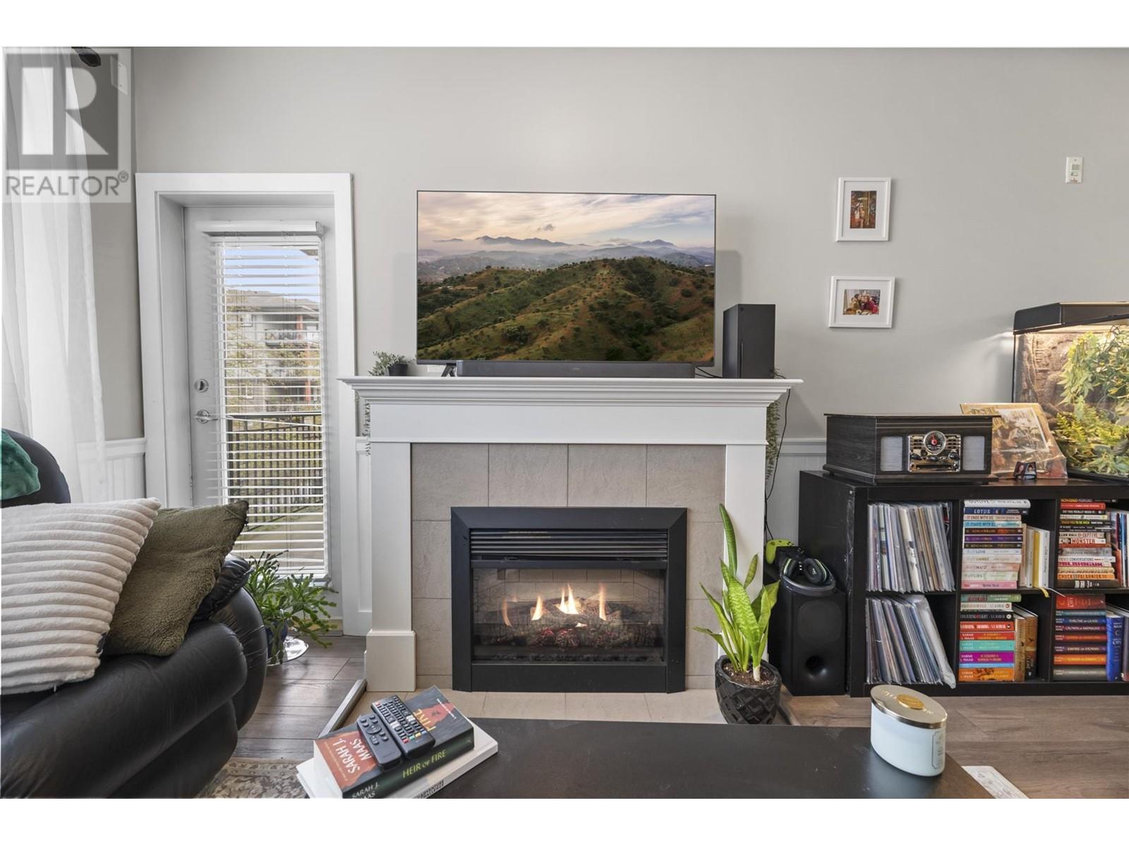 215 2353 Marpole Avenue, Port Coquitlam, British Columbia  V3C 2A1 - Photo 6 - R2868482