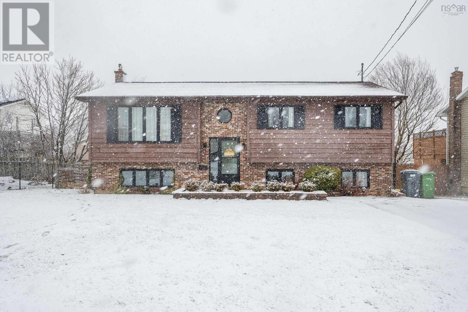 4 Carlisle Drive, Dartmouth, Nova Scotia  B2V 1V4 - Photo 1 - 202406553