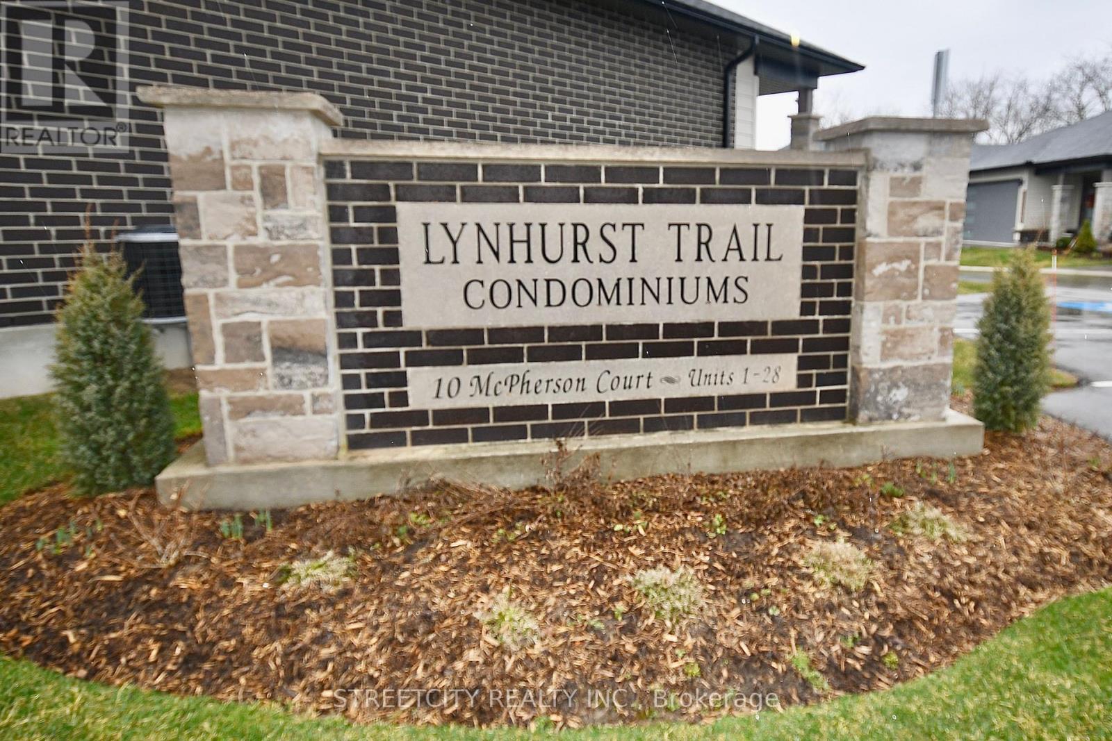 #22 -10 Mcpherson Crt, Central Elgin, Ontario  N5P 0E5 - Photo 2 - X8217770