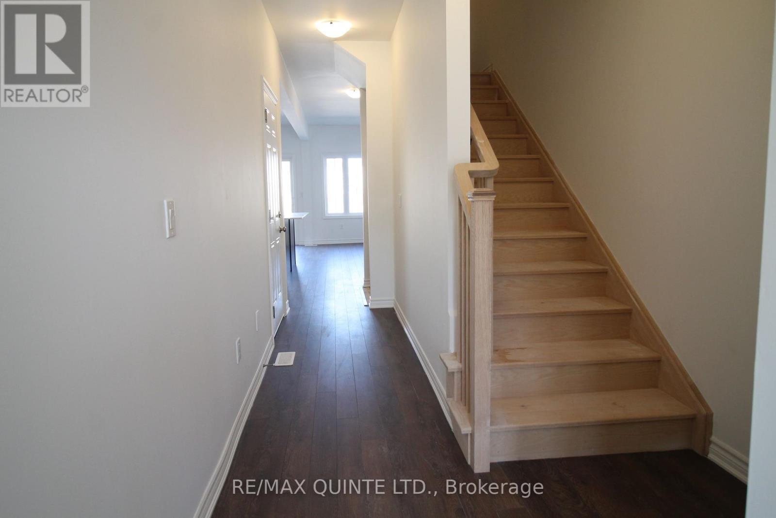 39 Lincoln Drive, Belleville, Ontario  K8N 0T7 - Photo 2 - X8217774