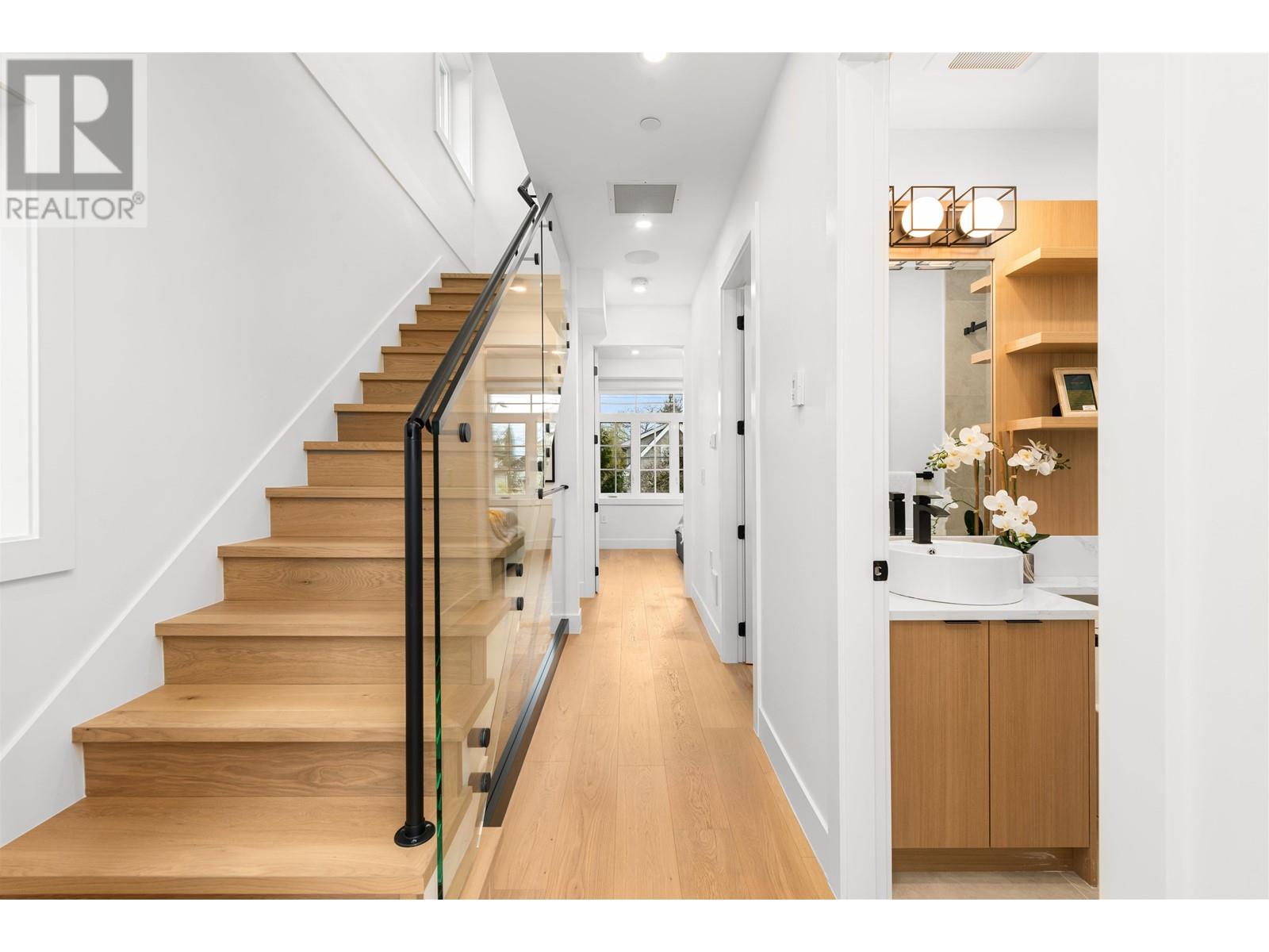 334 E 35th Avenue, Vancouver, British Columbia  V5W 1A8 - Photo 5 - R2868619