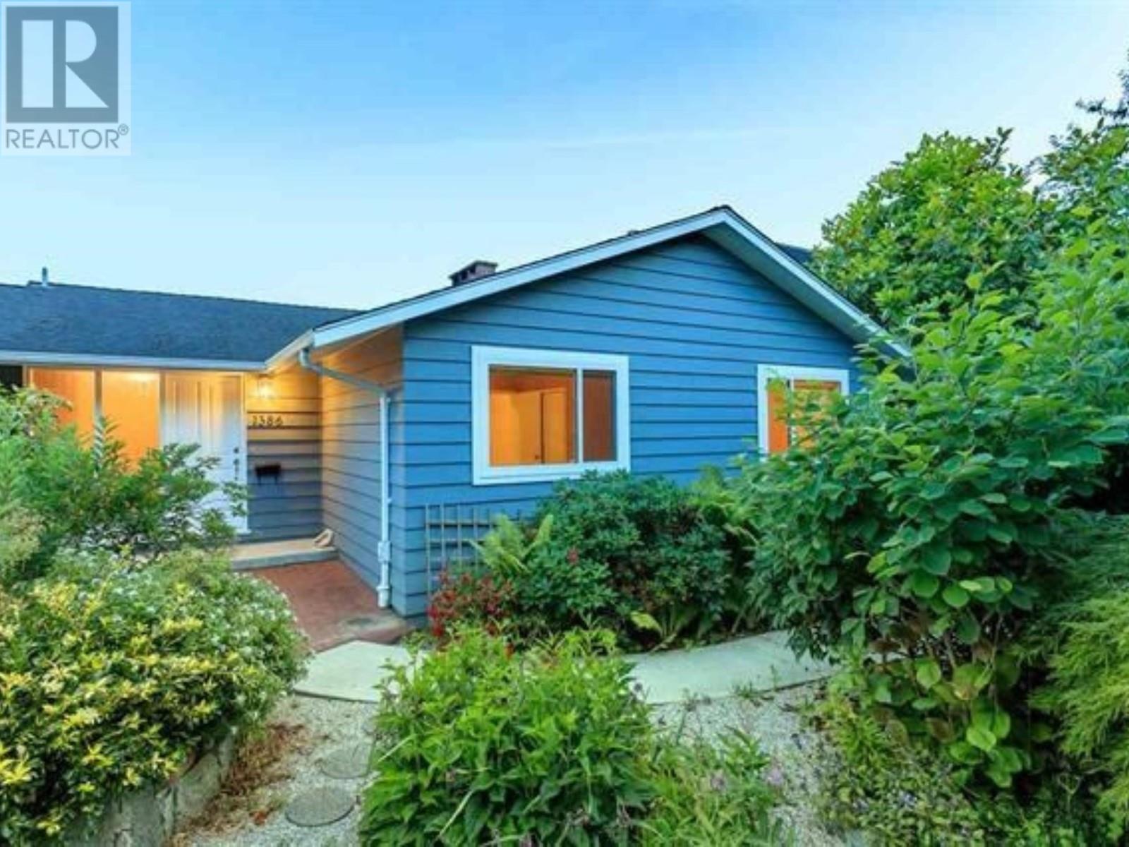 1386 Lawson Ave, West Vancouver, British Columbia  V7T 2E7 - Photo 3 - R2868675