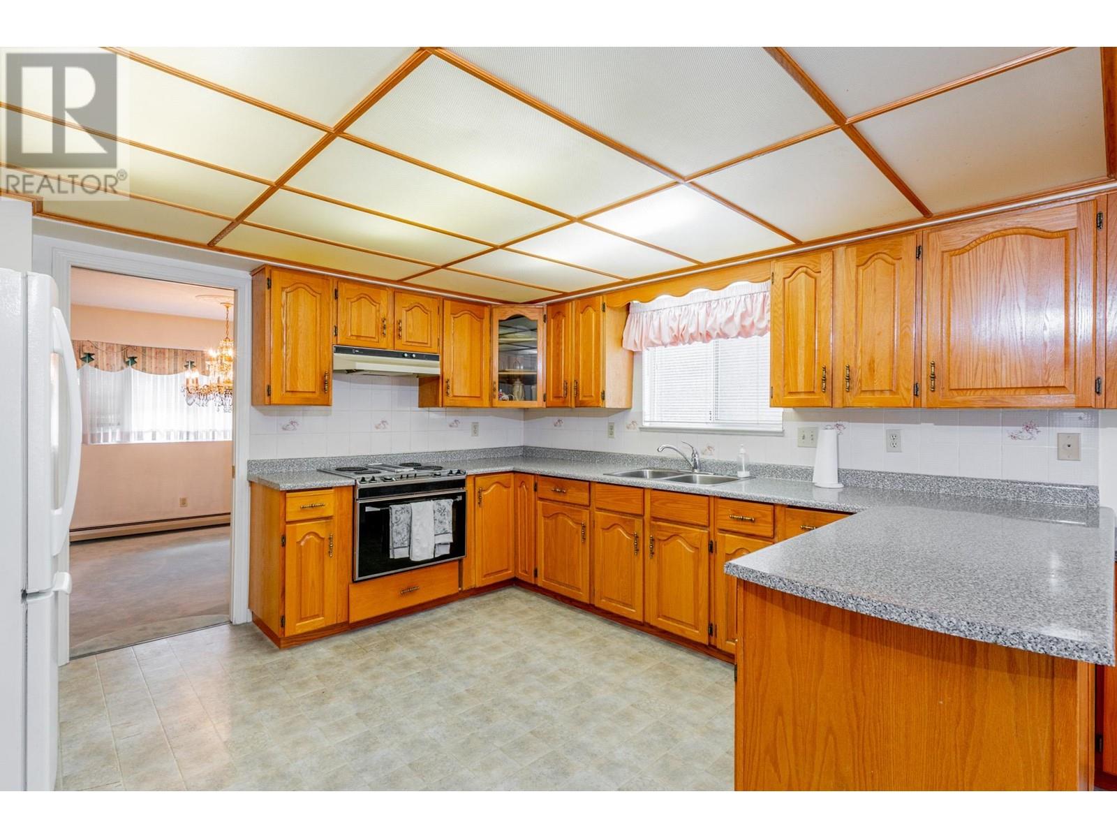 4897 Commercial Street, Vancouver, British Columbia  V5N 4G9 - Photo 10 - R2868603