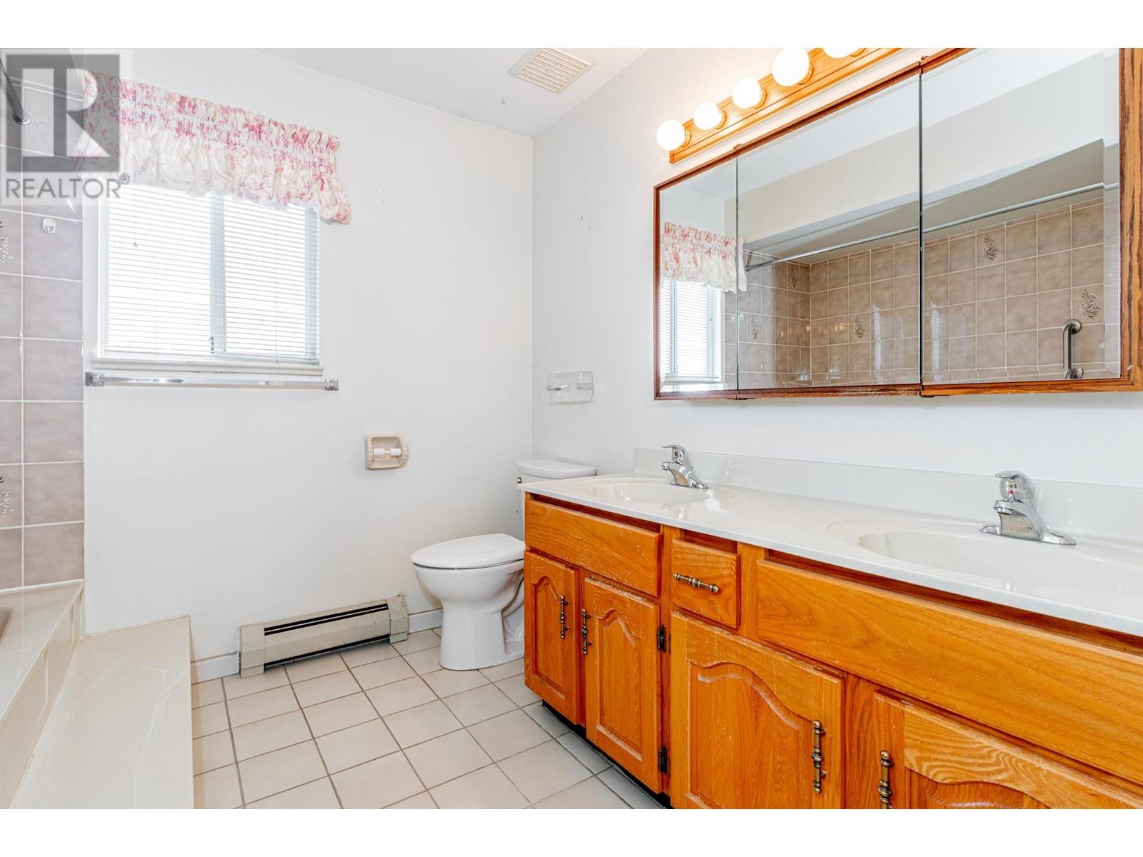 4897 Commercial Street, Vancouver, British Columbia  V5N 4G9 - Photo 18 - R2868603