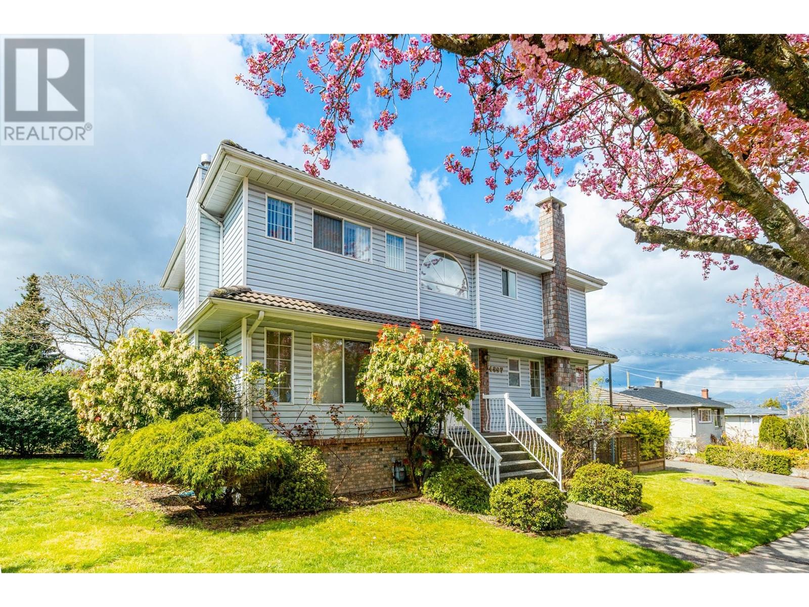 4897 Commercial Street, Vancouver, British Columbia  V5N 4G9 - Photo 1 - R2868603