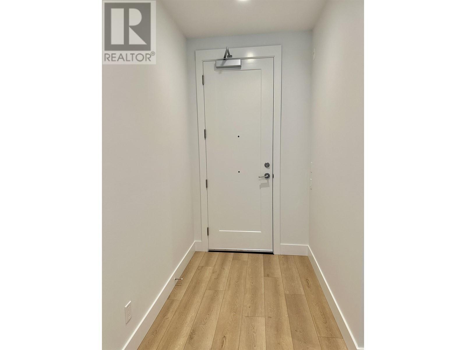 211 718 Edgar Avenue, Coquitlam, British Columbia  V3K 0H2 - Photo 4 - R2868561