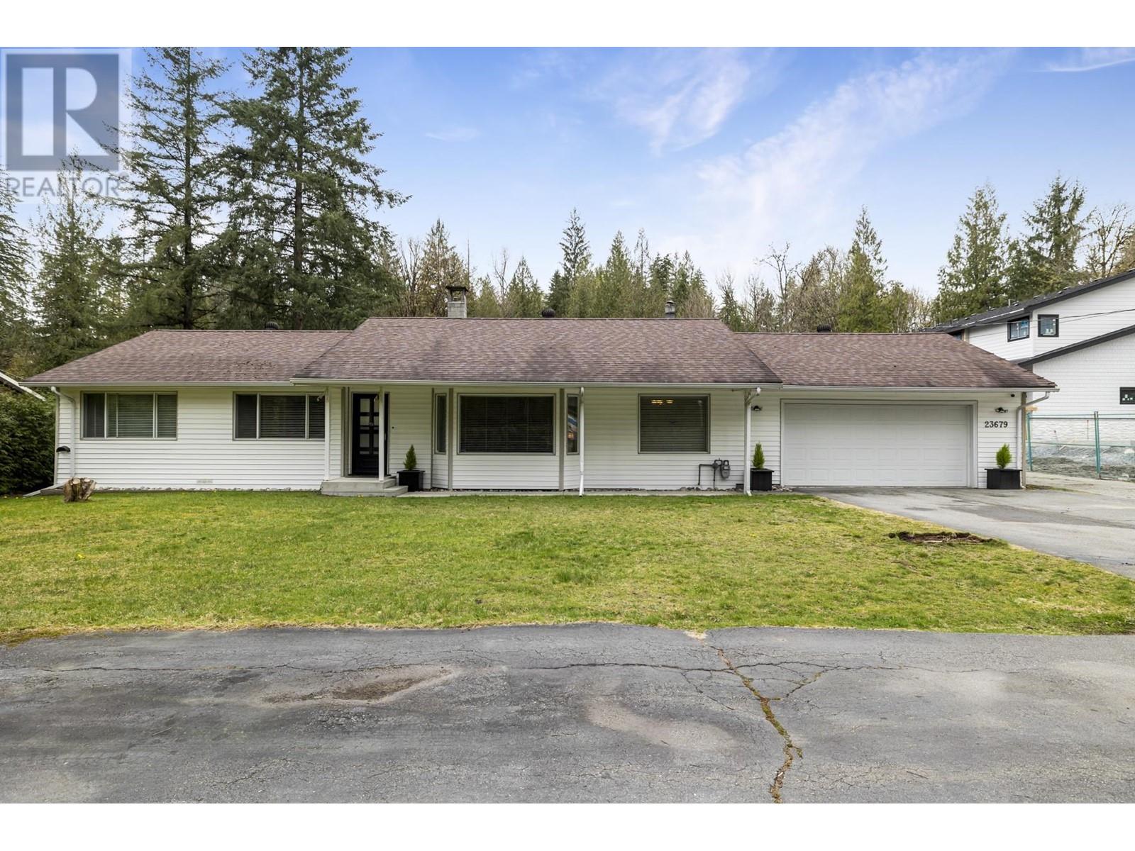 23679 Fern Crescent, Maple Ridge, British Columbia  V4R 2S9 - Photo 2 - R2868572