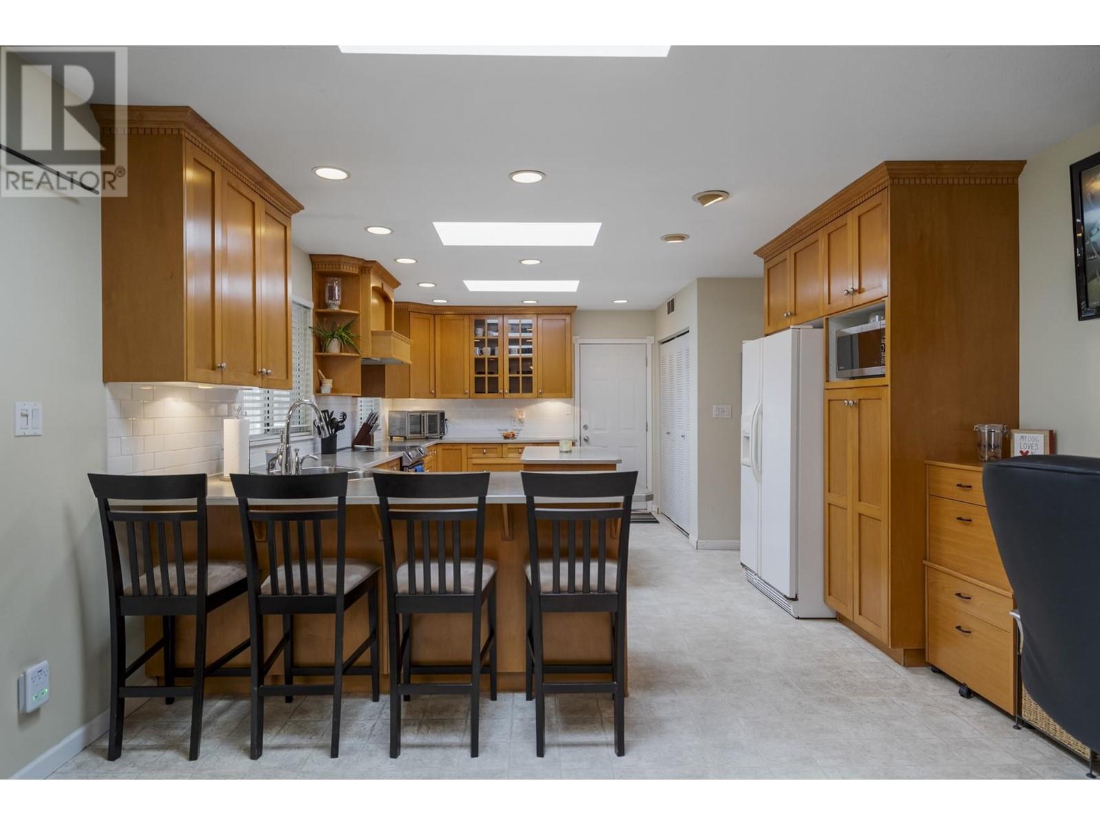 23679 Fern Crescent, Maple Ridge, British Columbia  V4R 2S9 - Photo 9 - R2868572