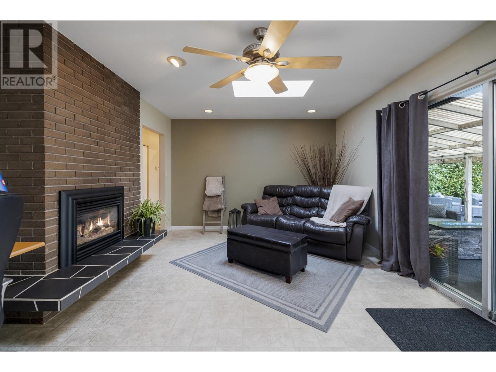23679 Fern Crescent, Maple Ridge, British Columbia  V4R 2S9 - Photo 15 - R2868572