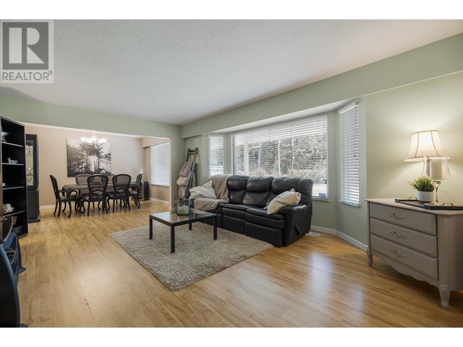 23679 Fern Crescent, Maple Ridge, British Columbia  V4R 2S9 - Photo 3 - R2868572