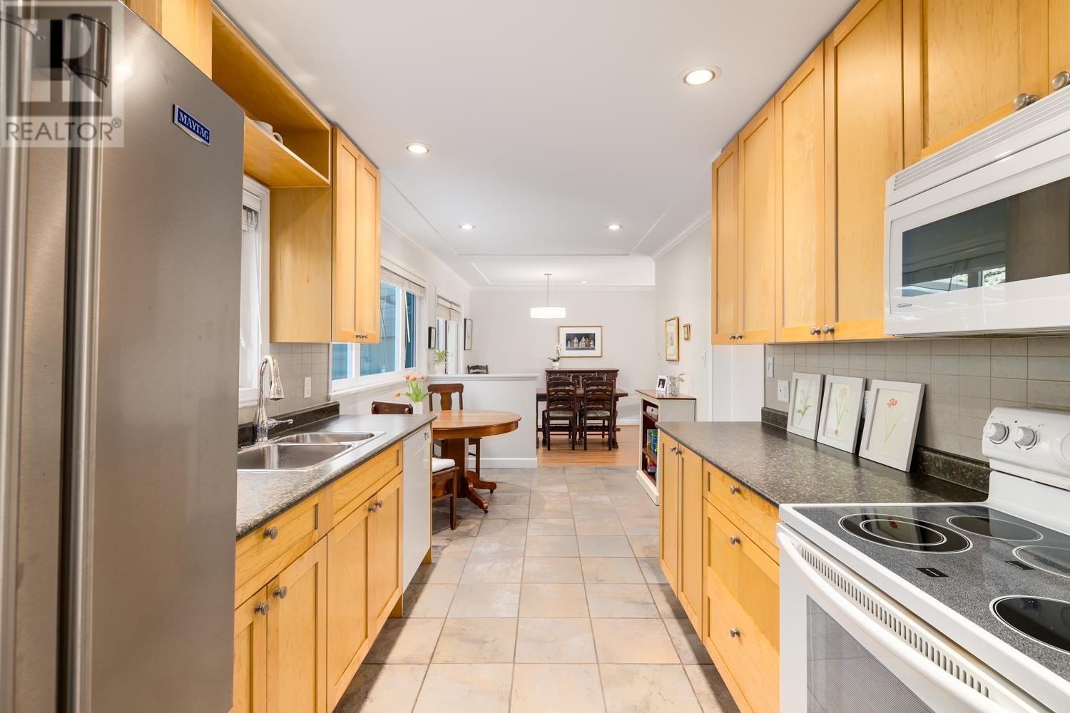 3670 Edgemont Boulevard, North Vancouver, British Columbia  V7R 2P7 - Photo 10 - R2868716