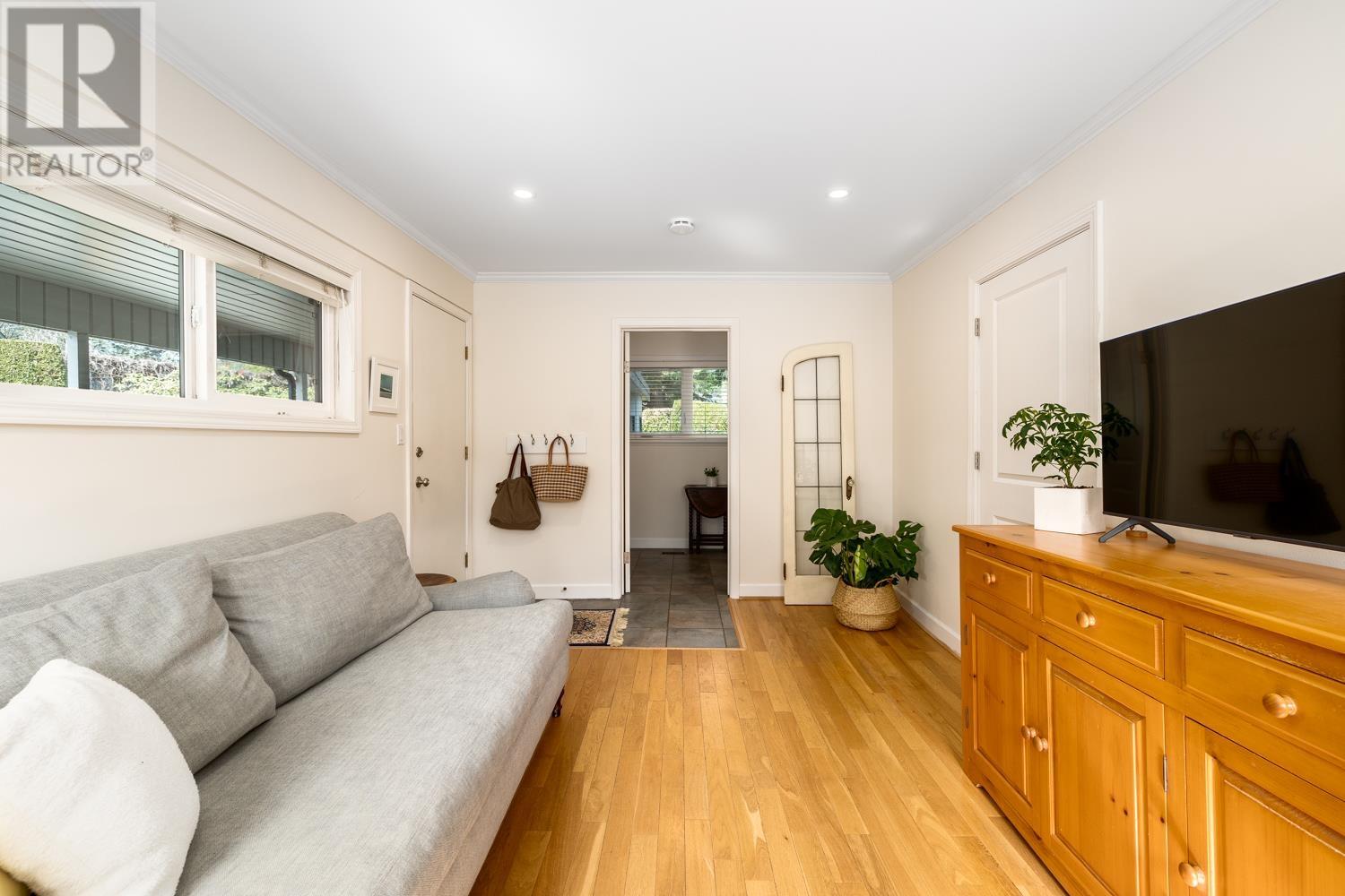 3670 Edgemont Boulevard, North Vancouver, British Columbia  V7R 2P7 - Photo 12 - R2868716