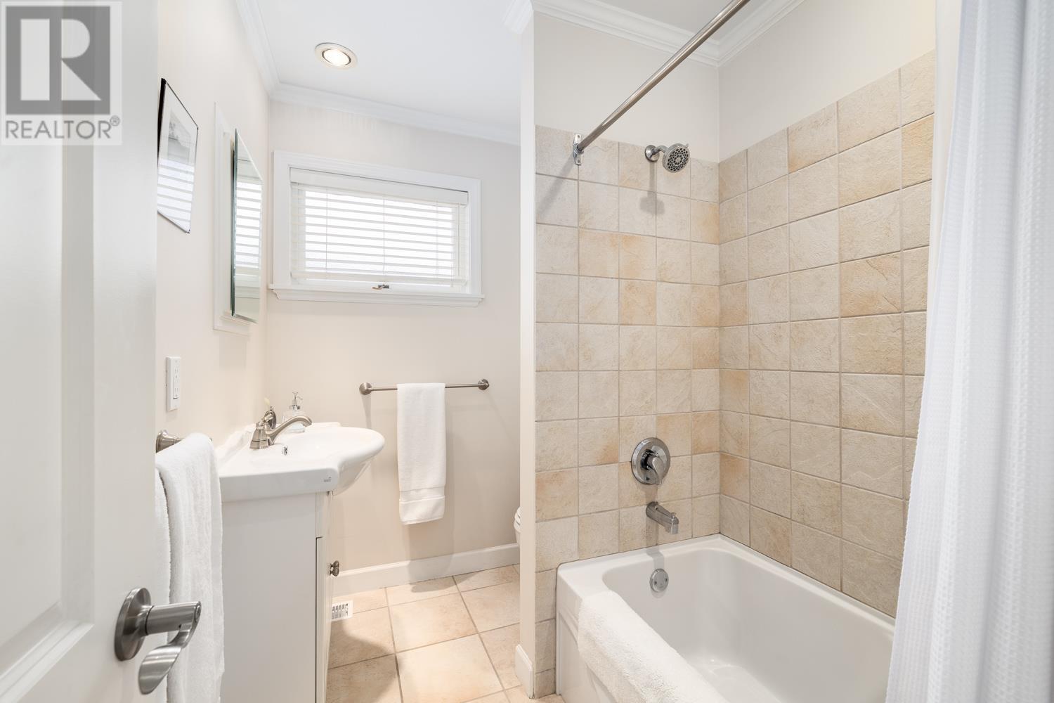 3670 Edgemont Boulevard, North Vancouver, British Columbia  V7R 2P7 - Photo 15 - R2868716