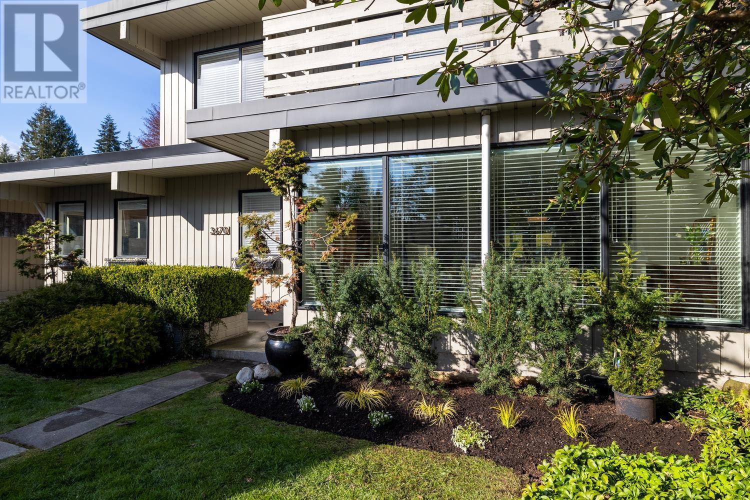 3670 Edgemont Boulevard, North Vancouver, British Columbia  V7R 2P7 - Photo 2 - R2868716