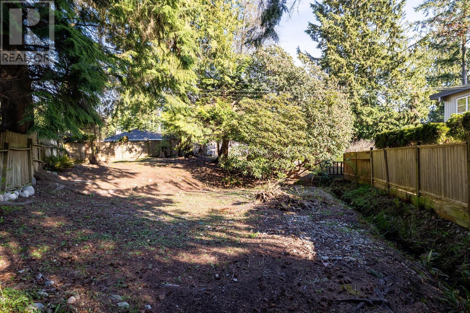 3670 Edgemont Boulevard, North Vancouver, British Columbia  V7R 2P7 - Photo 22 - R2868716