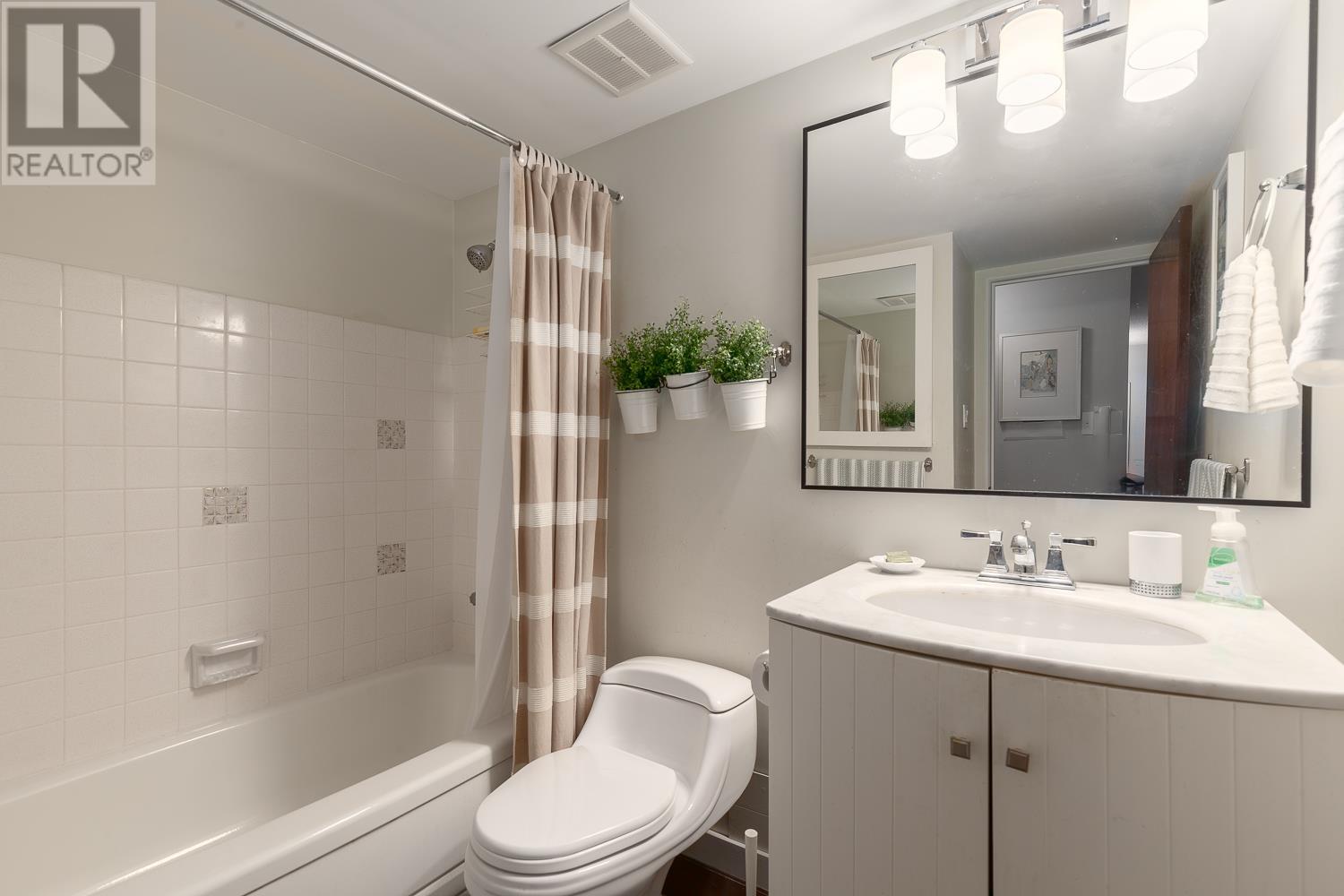 304 1345 Chesterfield Avenue, North Vancouver, British Columbia  V7M 2N1 - Photo 14 - R2868728