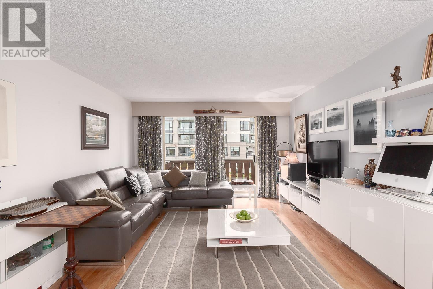 304 1345 Chesterfield Avenue, North Vancouver, British Columbia  V7M 2N1 - Photo 3 - R2868728