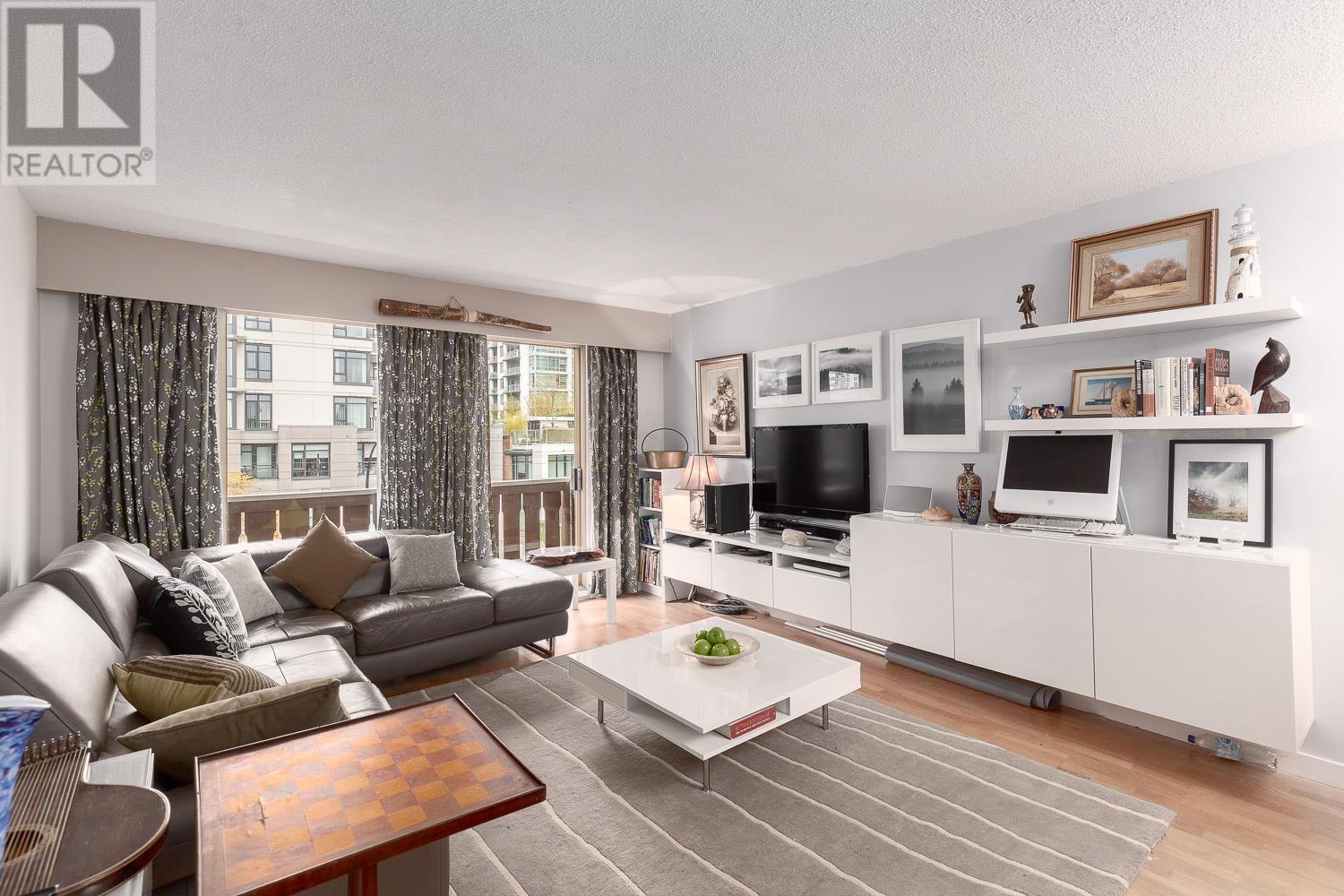 304 1345 Chesterfield Avenue, North Vancouver, British Columbia  V7M 2N1 - Photo 4 - R2868728