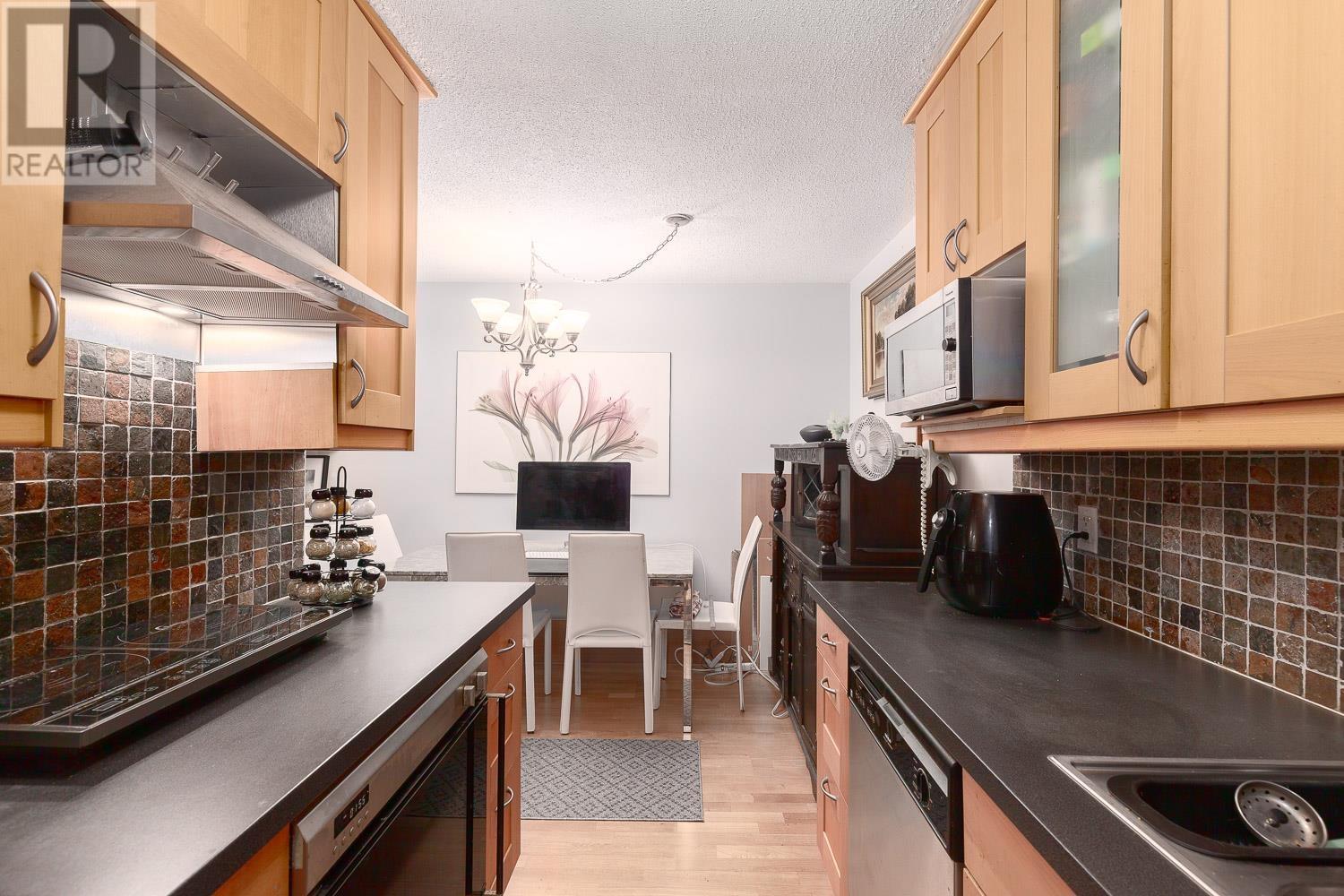 304 1345 Chesterfield Avenue, North Vancouver, British Columbia  V7M 2N1 - Photo 9 - R2868728