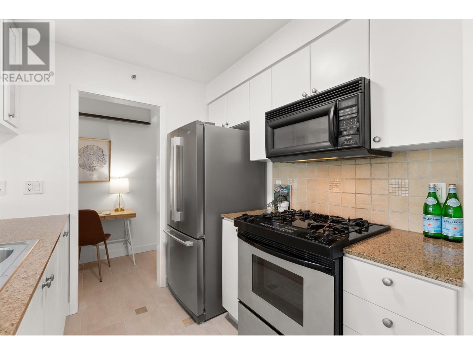 307 1495 Richards Street, Vancouver, British Columbia  V6Z 3E4 - Photo 13 - R2868736
