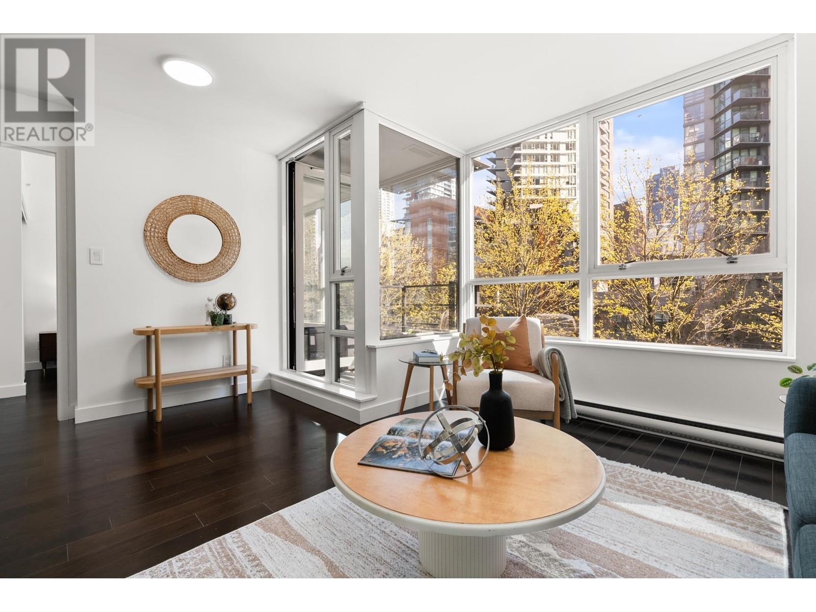 307 1495 Richards Street, Vancouver, British Columbia  V6Z 3E4 - Photo 3 - R2868736