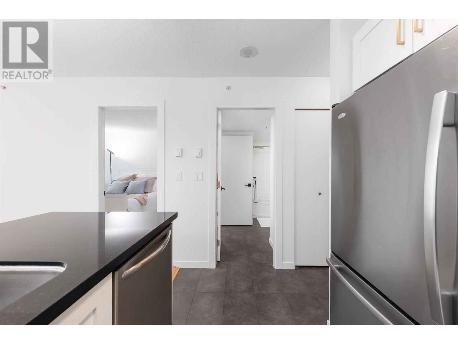 206 2133 Douglas Road, Burnaby, British Columbia  V5C 0E9 - Photo 5 - R2868794