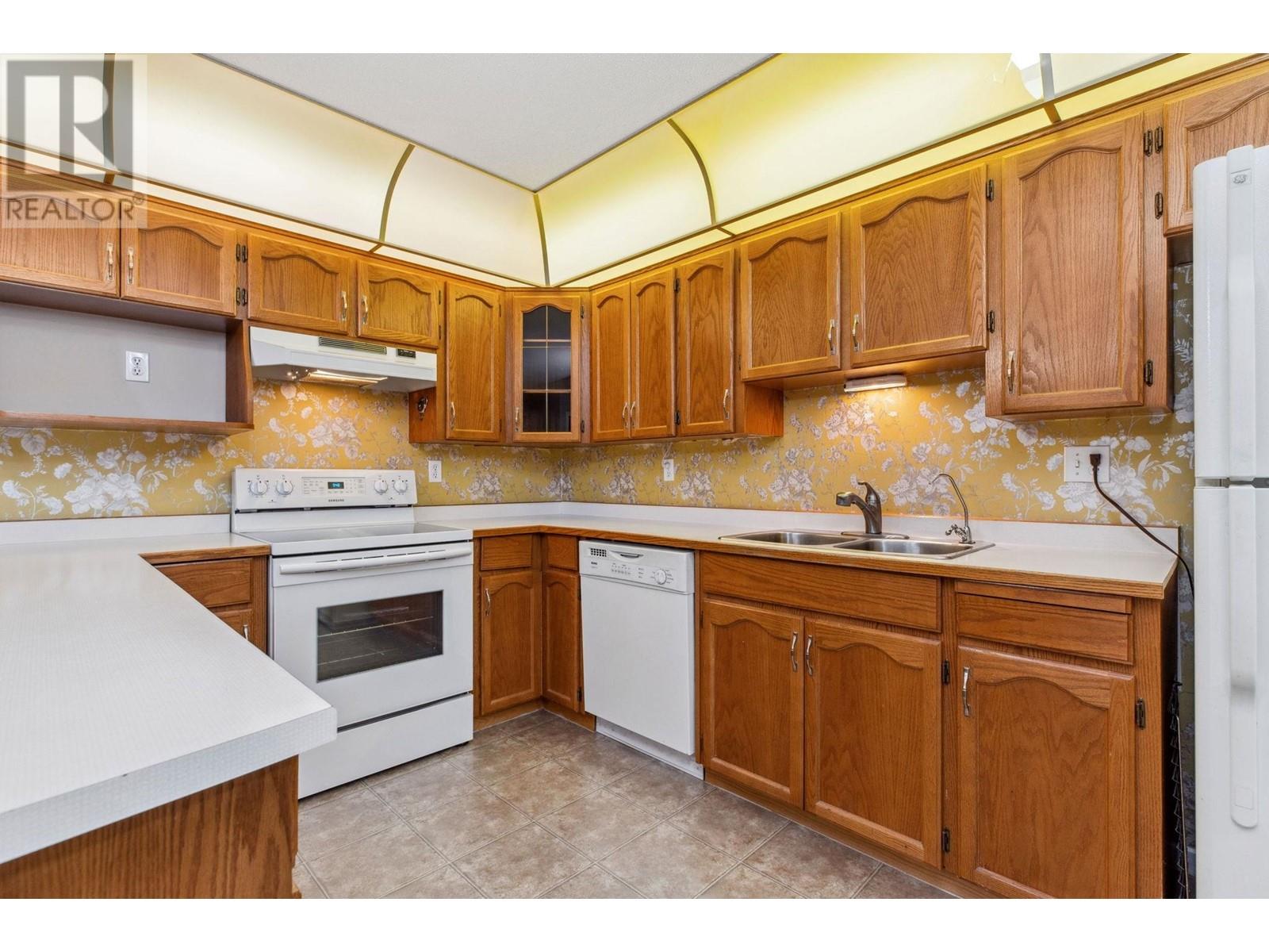 210 11601 227 Street, Maple Ridge, British Columbia  V2X 0J7 - Photo 11 - R2868801