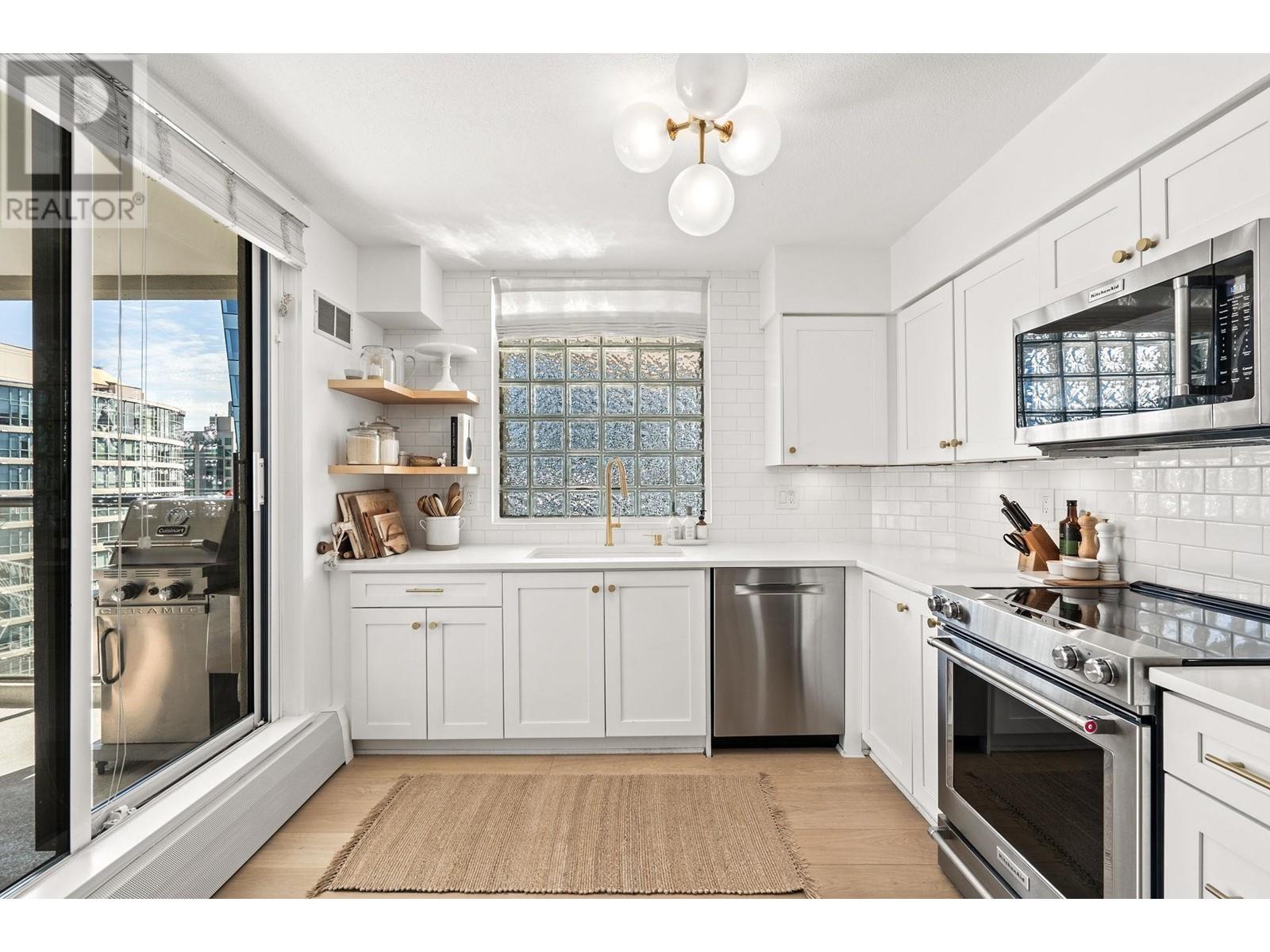 1404 1010 Burnaby Street, Vancouver, British Columbia  V6E 4L8 - Photo 10 - R2868811