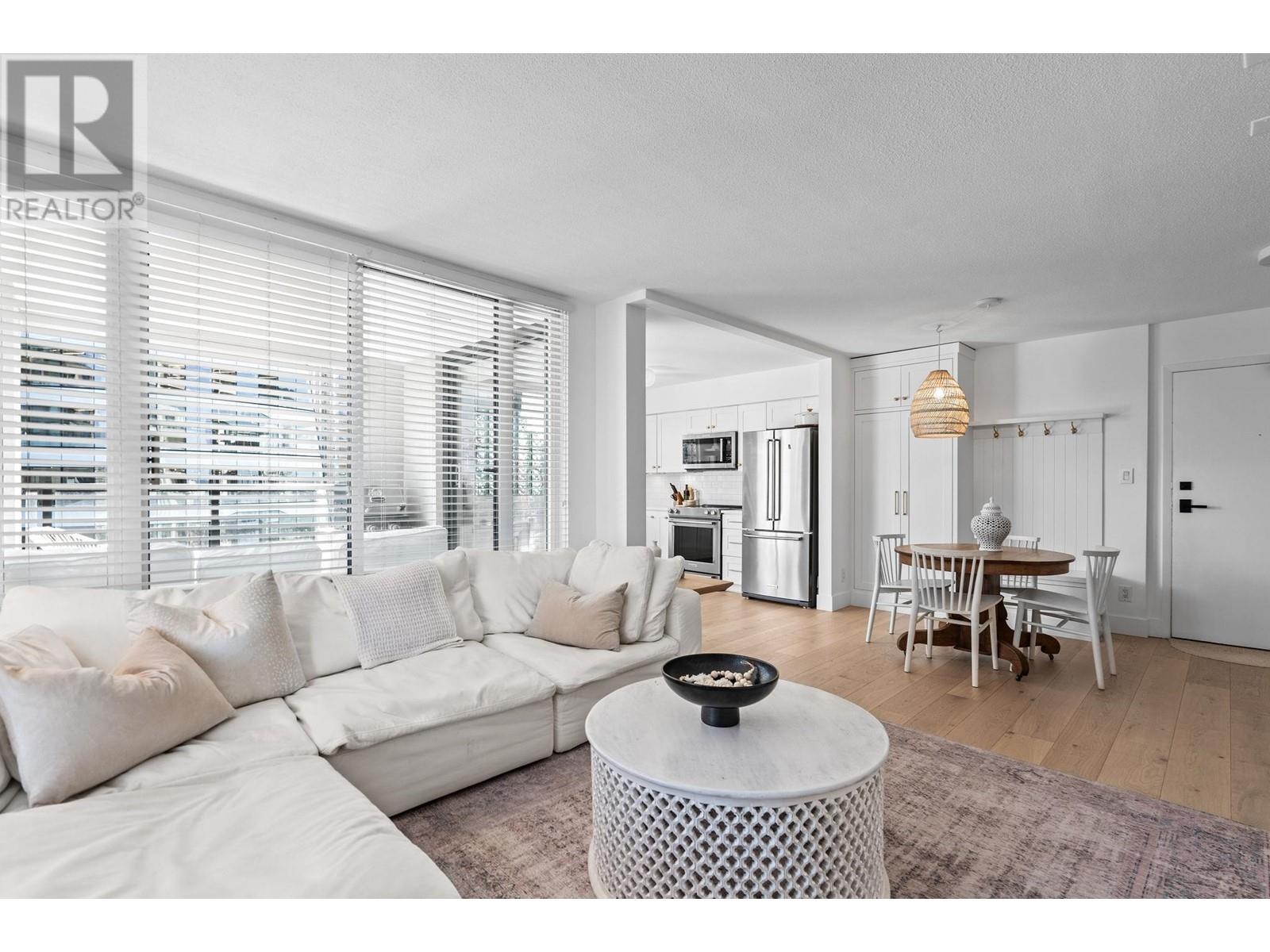 1404 1010 Burnaby Street, Vancouver, British Columbia  V6E 4L8 - Photo 2 - R2868811