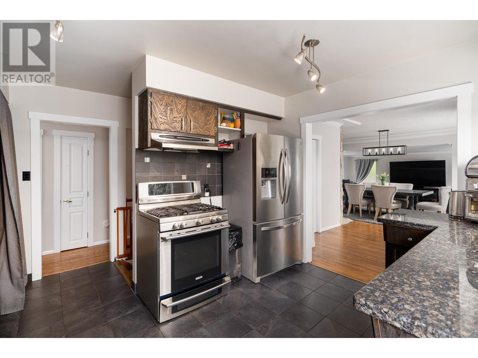3051 Daybreak Avenue, Coquitlam, British Columbia  V3C 2G3 - Photo 13 - R2868705