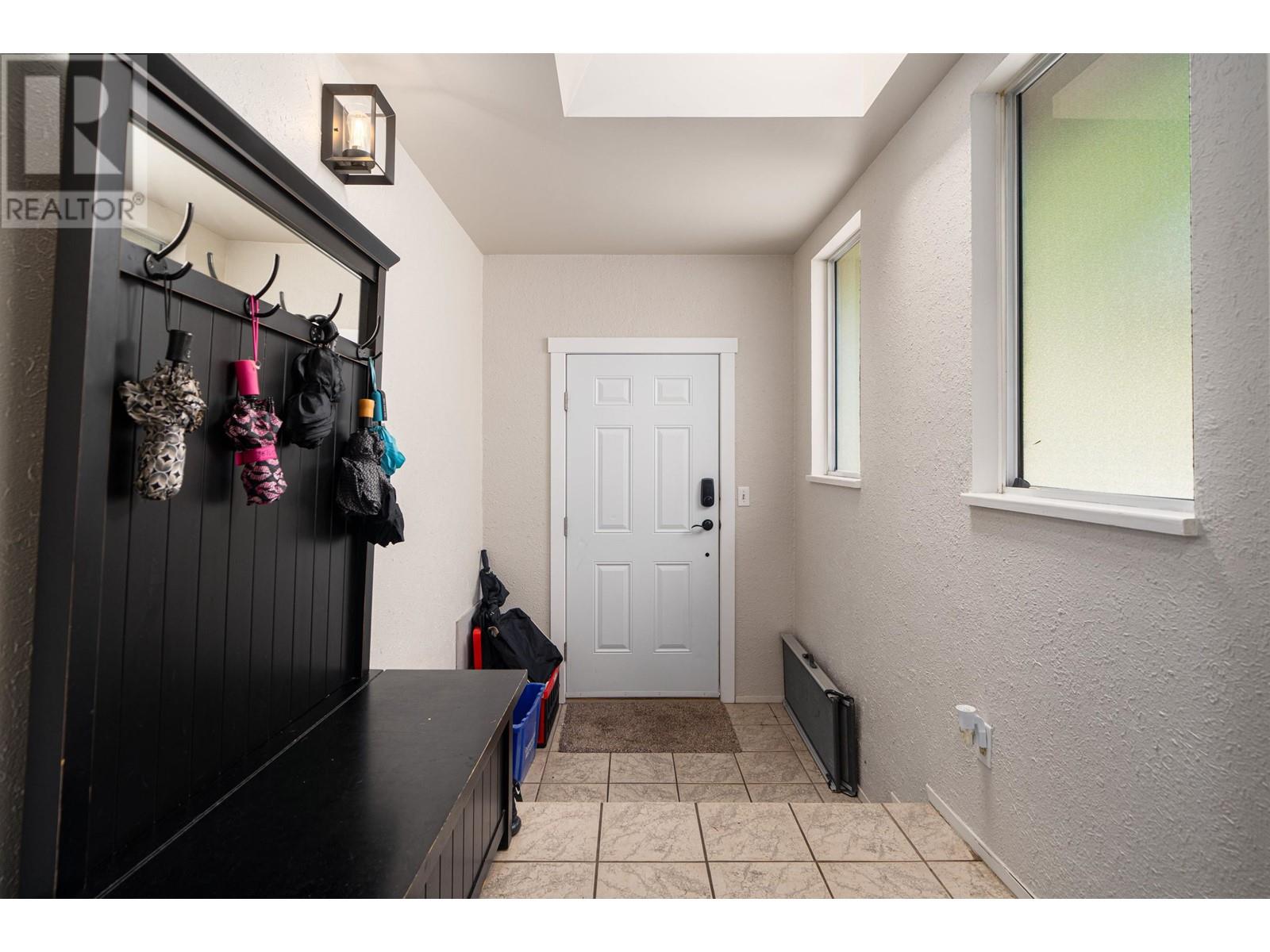 3051 Daybreak Avenue, Coquitlam, British Columbia  V3C 2G3 - Photo 3 - R2868705