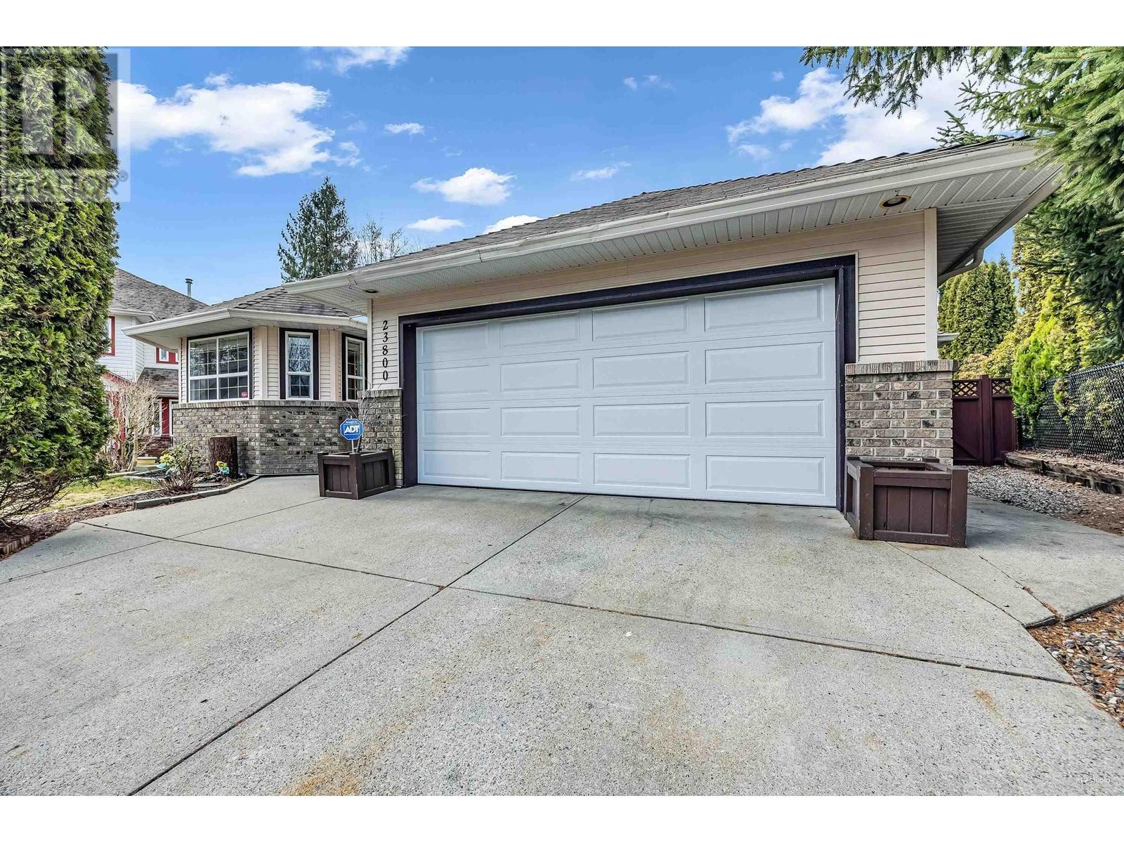 23800 122 Avenue, Maple Ridge, British Columbia  V4R 1N2 - Photo 1 - R2868723