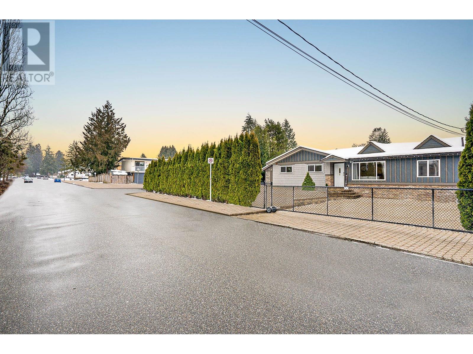 20984 118 Avenue, Maple Ridge, British Columbia  V2X 2M7 - Photo 2 - R2868733