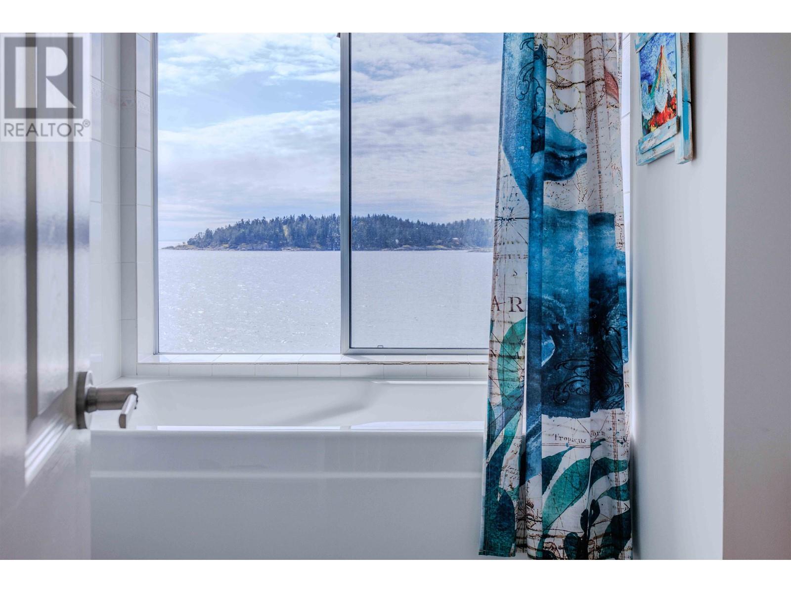 6643 Sunshine Coast Highway, Sechelt, British Columbia  V7Z 0M9 - Photo 25 - R2868752
