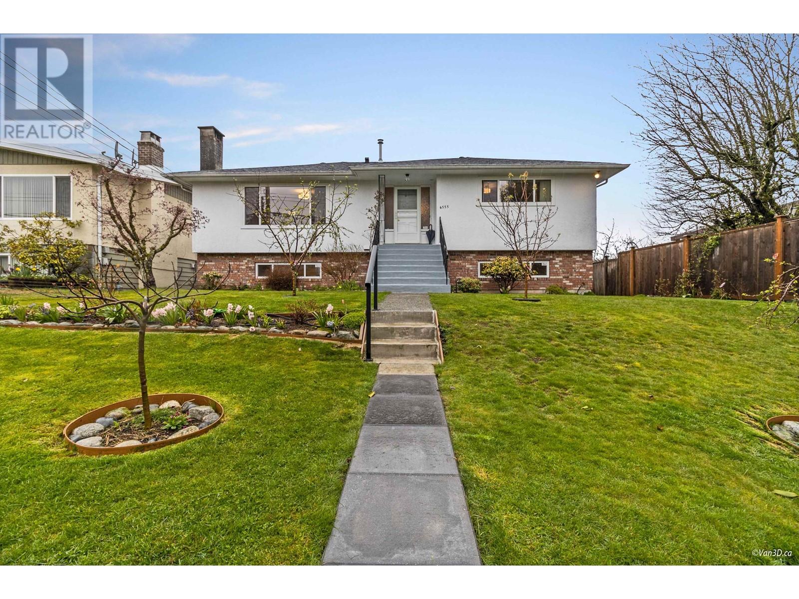 6555 St. Charles Place, Burnaby, British Columbia  V5H 3W1 - Photo 2 - R2868807