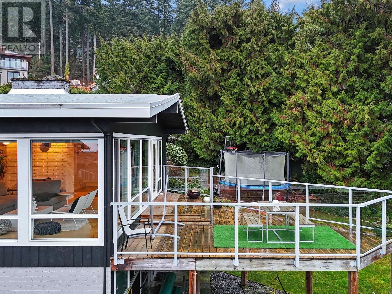 2929 Altamont Crescent, West Vancouver, British Columbia  V7V 3B9 - Photo 3 - R2868838