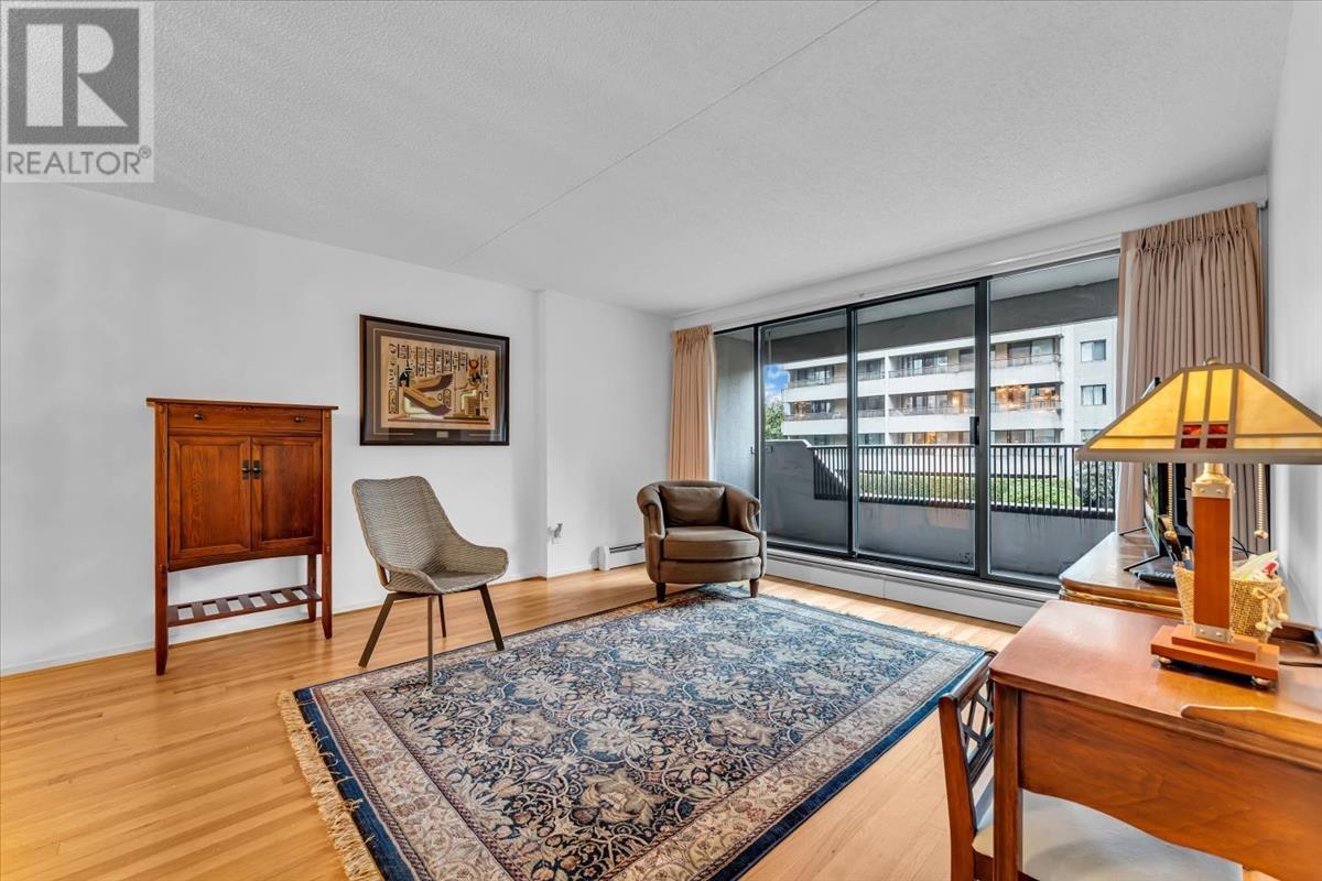 206 4134 Maywood Street, Burnaby, British Columbia  V5H 4C9 - Photo 3 - R2868698