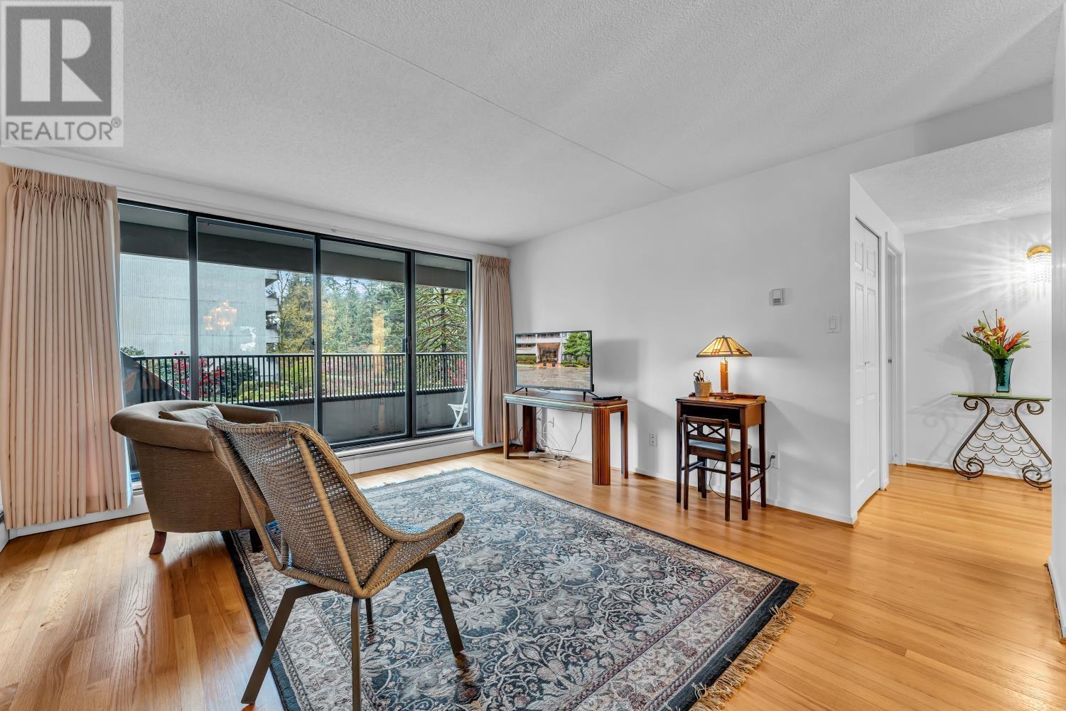 206 4134 Maywood Street, Burnaby, British Columbia  V5H 4C9 - Photo 2 - R2868698