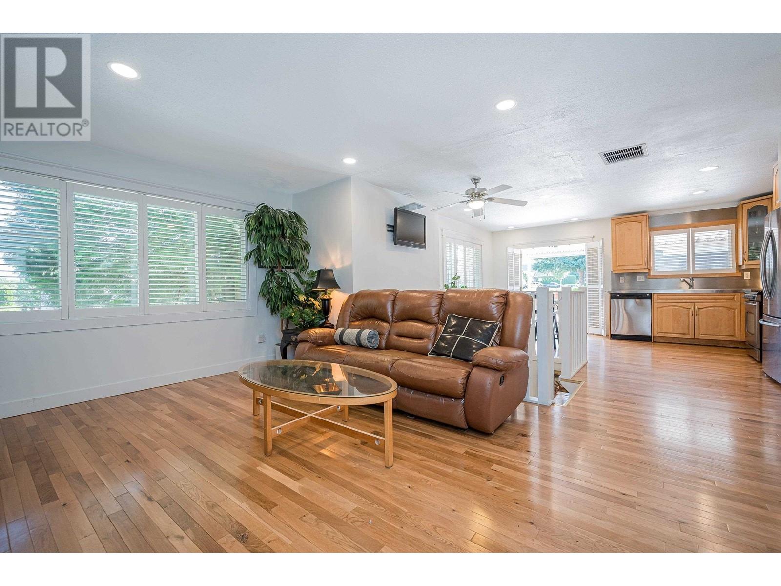 21092 Stonehouse Avenue, Maple Ridge, British Columbia  V2X 8L9 - Photo 5 - R2867205