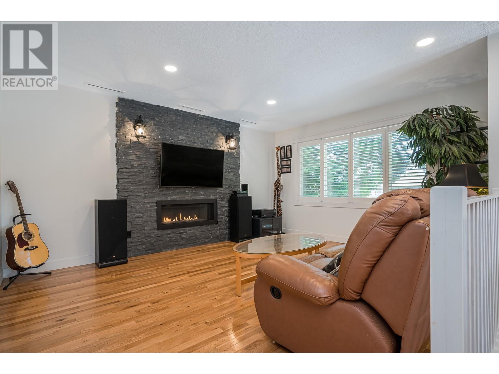 21092 Stonehouse Avenue, Maple Ridge, British Columbia  V2X 8L9 - Photo 3 - R2867205