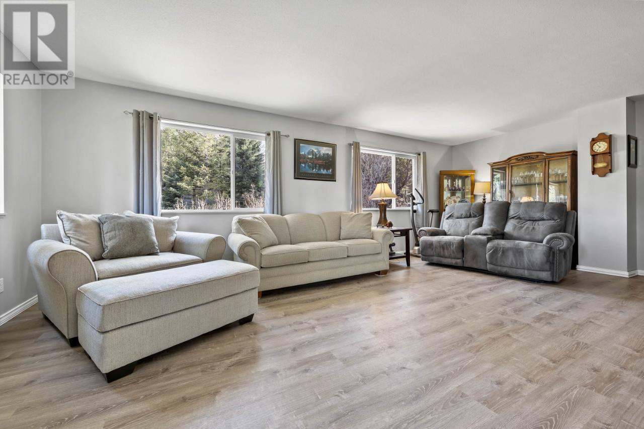 106e N. Thompson Highway E, Clearwater, British Columbia  V0E 1N2 - Photo 6 - 177697