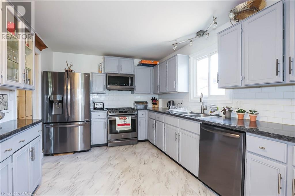 6050 Crimson Drive, Niagara Falls, Ontario  L2G 7T2 - Photo 9 - 40569100