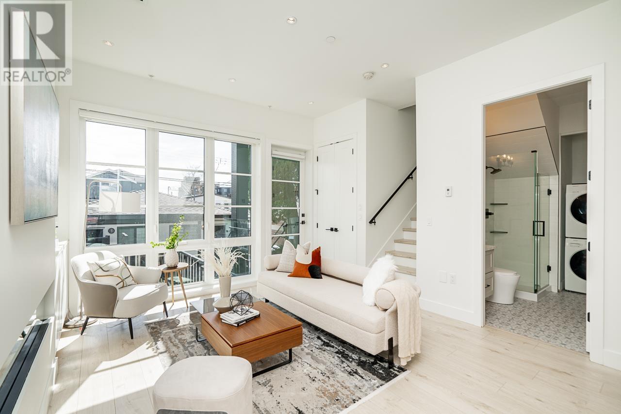 1 3468 Pandora Street, Vancouver, British Columbia  V5K 1W8 - Photo 4 - R2868847