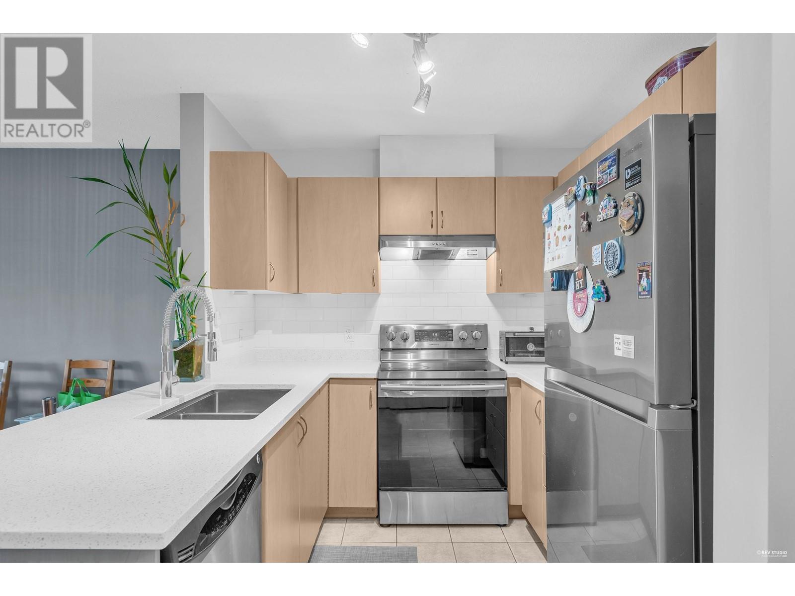 Ph10 5438 Rupert Street, Vancouver, British Columbia  V5R 2K3 - Photo 15 - R2868877