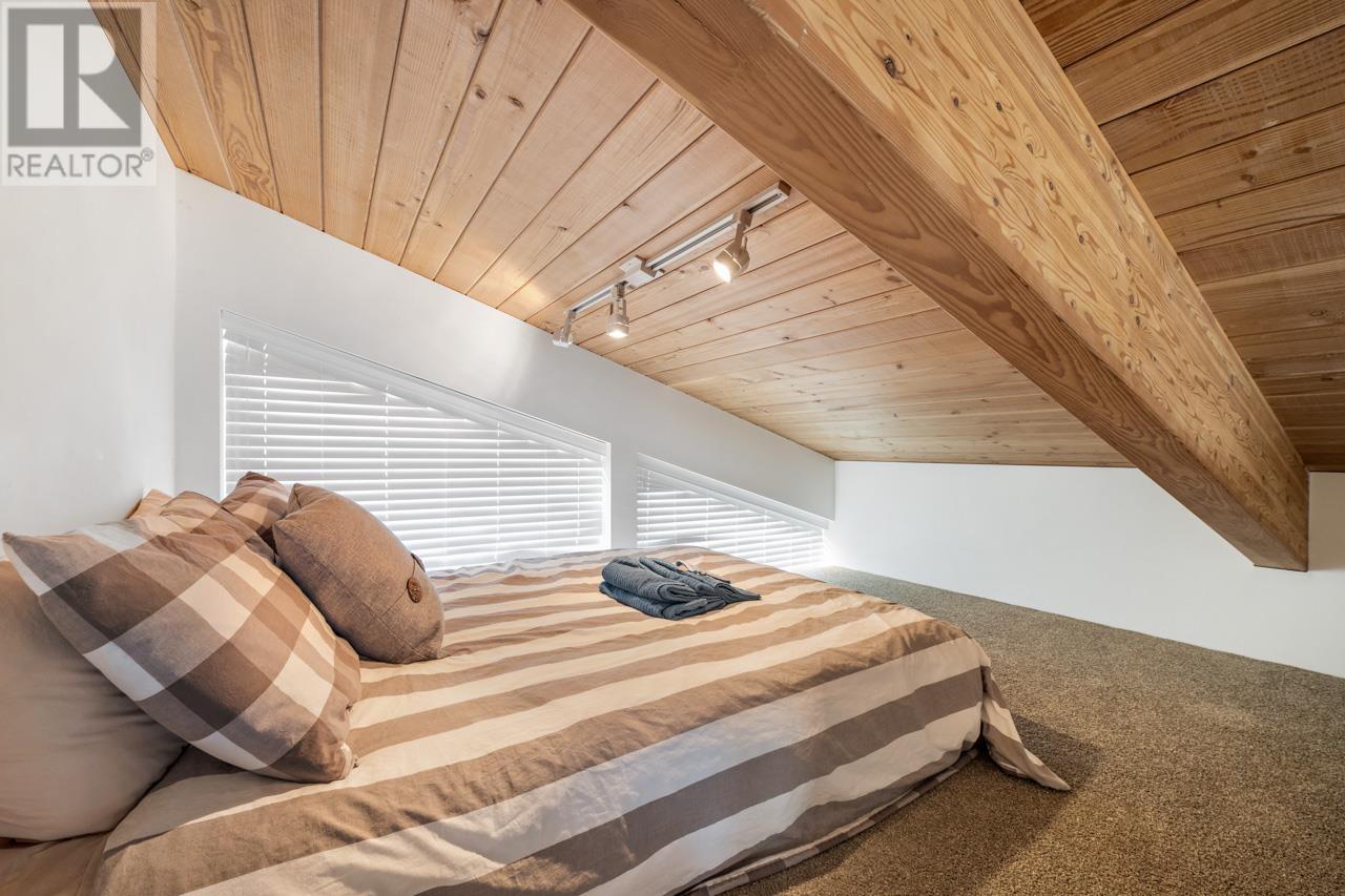 836 838 E 11th Avenue, Vancouver, British Columbia  V5T 2E6 - Photo 12 - R2868874