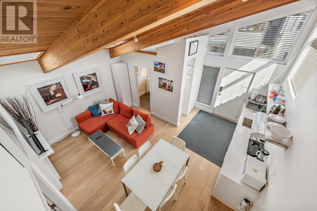836 838 E 11th Avenue, Vancouver, British Columbia  V5T 2E6 - Photo 13 - R2868874