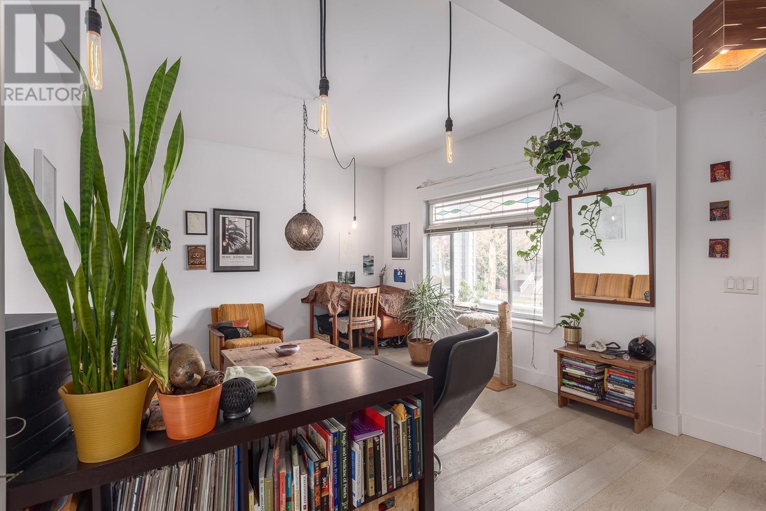 836 838 E 11th Avenue, Vancouver, British Columbia  V5T 2E6 - Photo 25 - R2868874