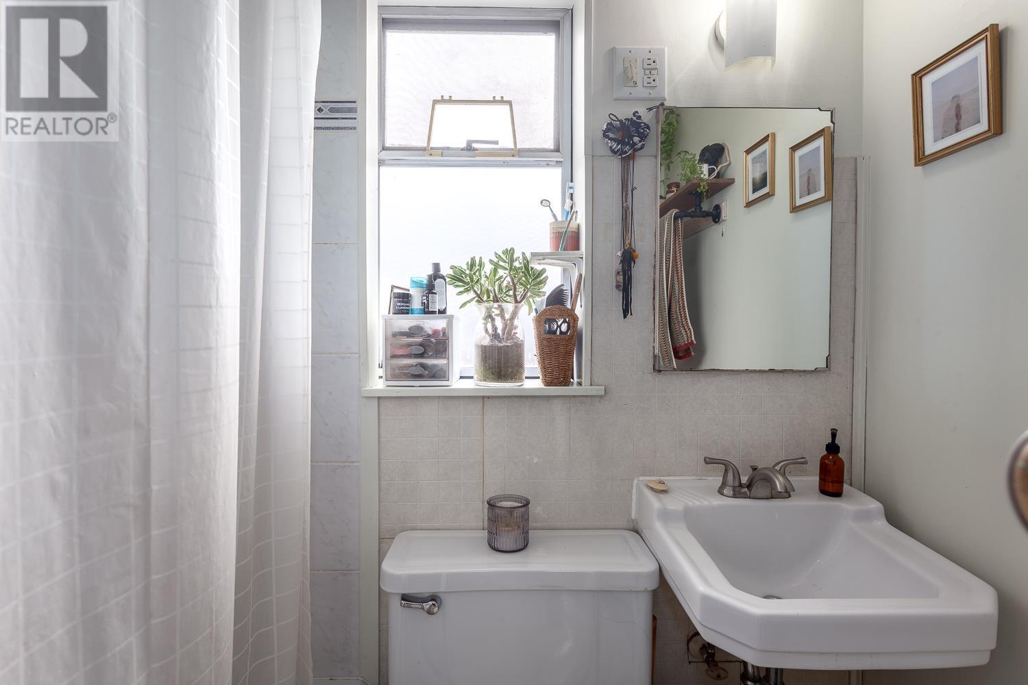 836 838 E 11th Avenue, Vancouver, British Columbia  V5T 2E6 - Photo 30 - R2868874