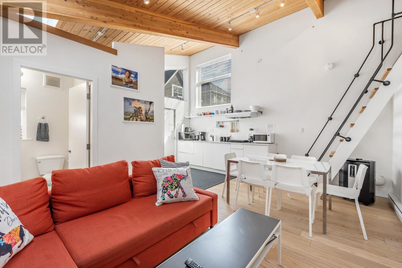 836 838 E 11th Avenue, Vancouver, British Columbia  V5T 2E6 - Photo 6 - R2868874